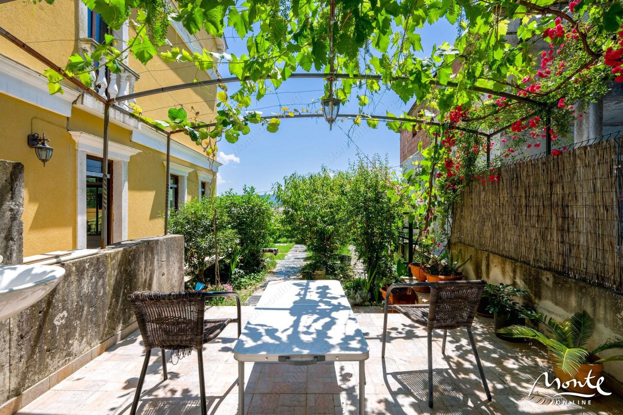 Вилла в Тивате, Черногория, 316 м² - фото 17