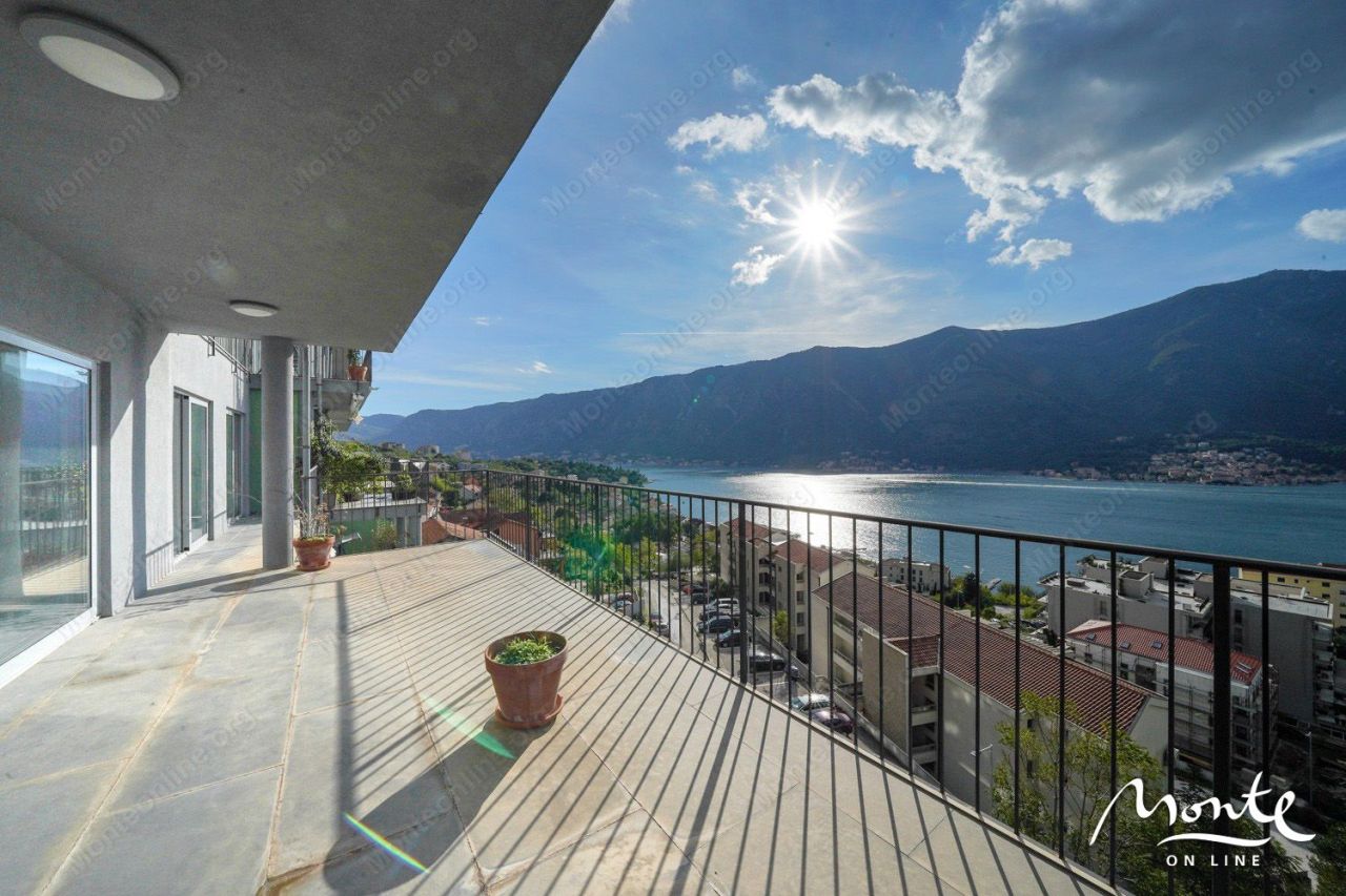 Апартаменты в Доброте, Черногория, 158 м² - фото 17