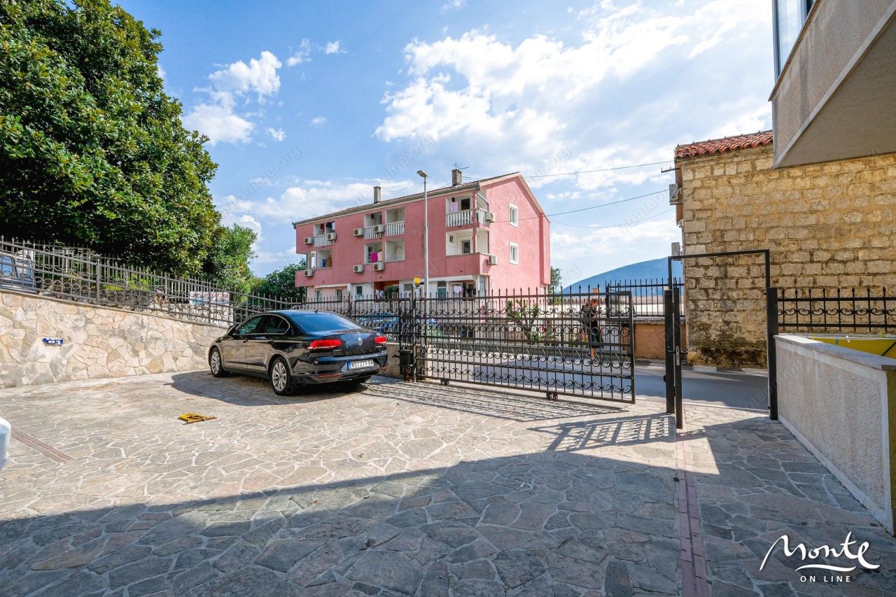 Апартаменты в Игало, Черногория, 64 м² - фото 18