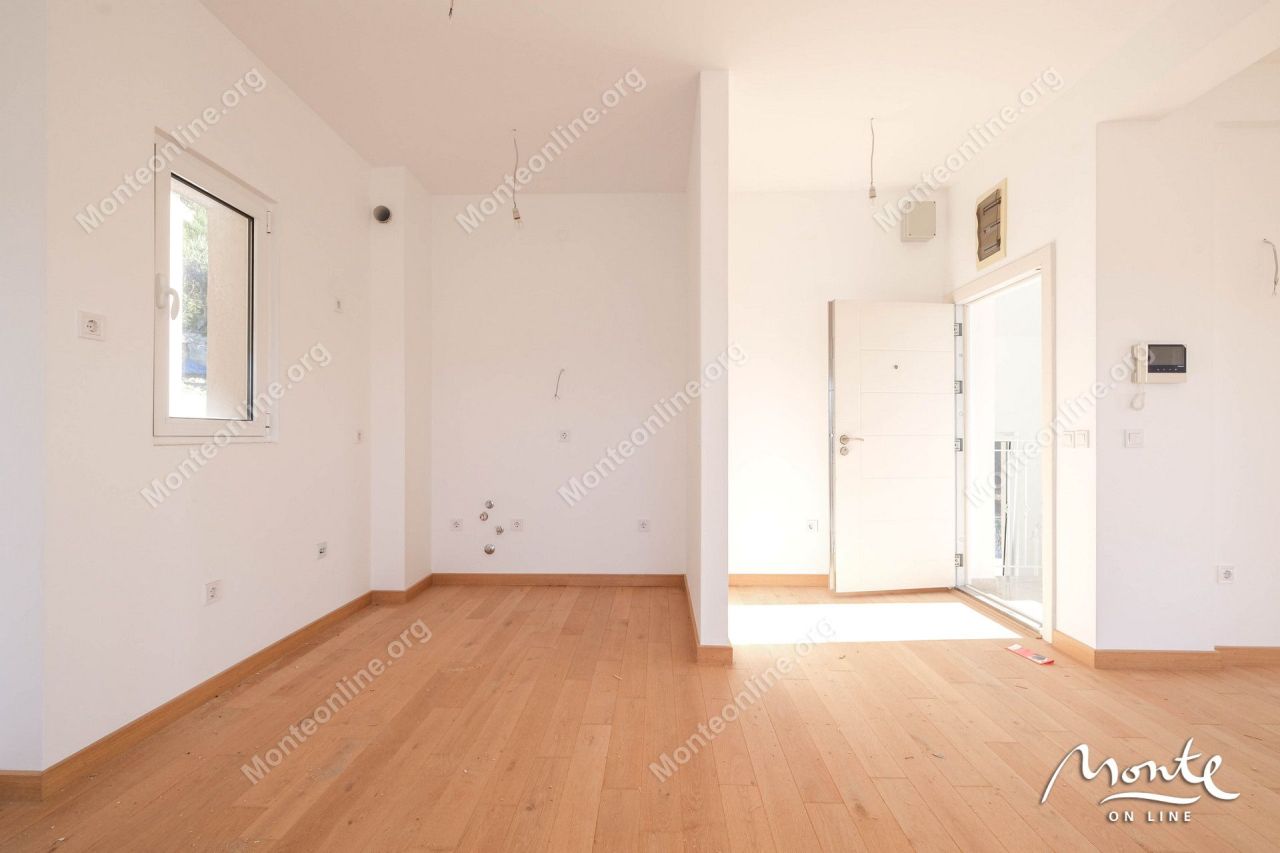 Апартаменты в Тивате, Черногория, 66 м² - фото 18