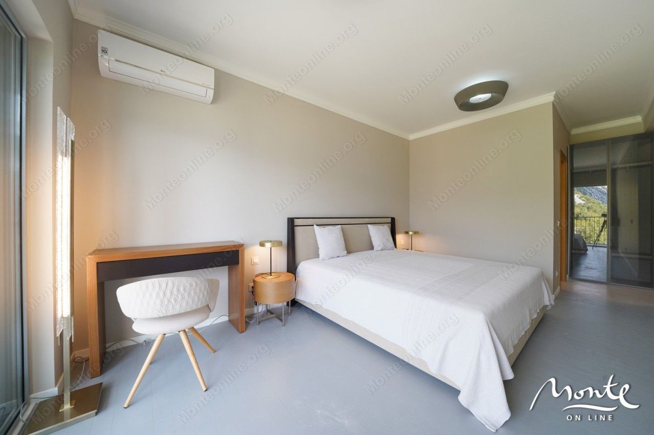 Апартаменты в Доброте, Черногория, 158 м² - фото 18