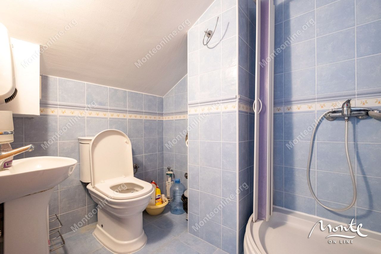 Апартаменты в Каменари, Черногория, 72 м² - фото 18