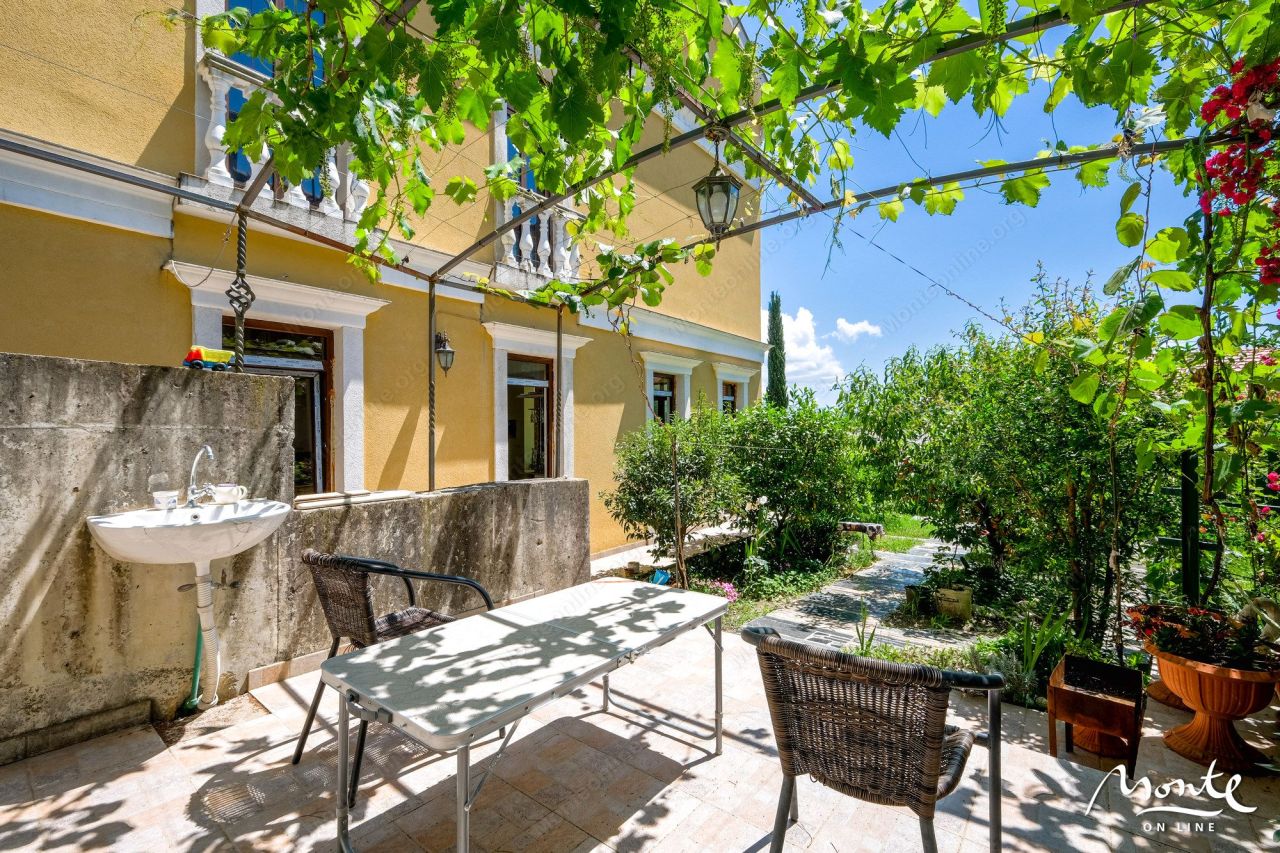 Вилла в Тивате, Черногория, 316 м² - фото 18