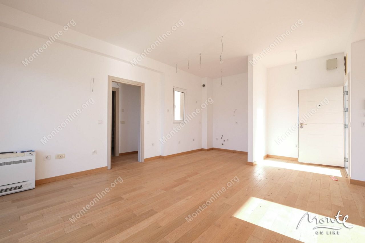 Апартаменты в Тивате, Черногория, 66 м² - фото 19