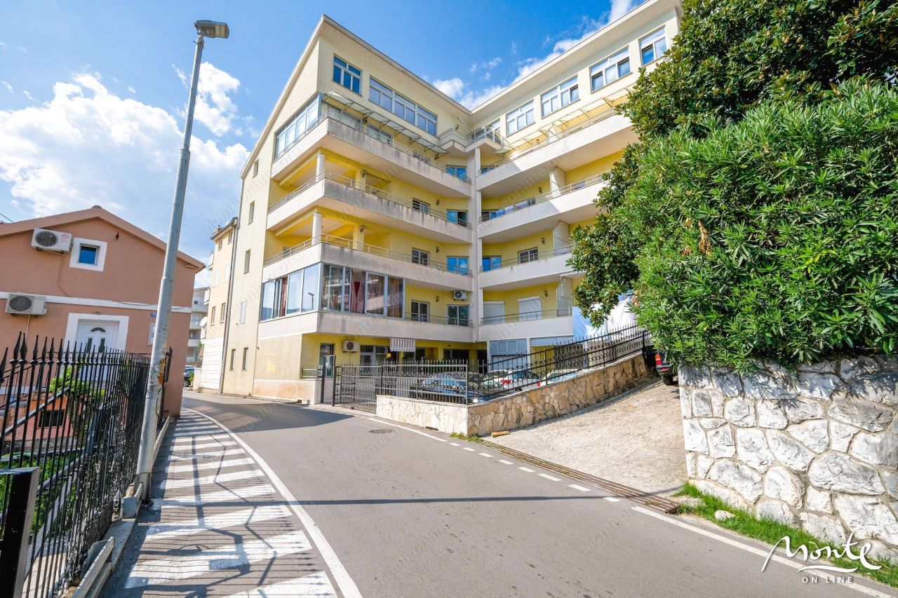 Апартаменты в Игало, Черногория, 64 м² - фото 19