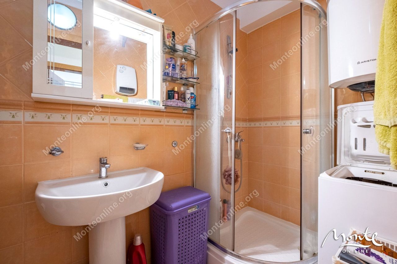 Апартаменты в Каменари, Черногория, 72 м² - фото 19