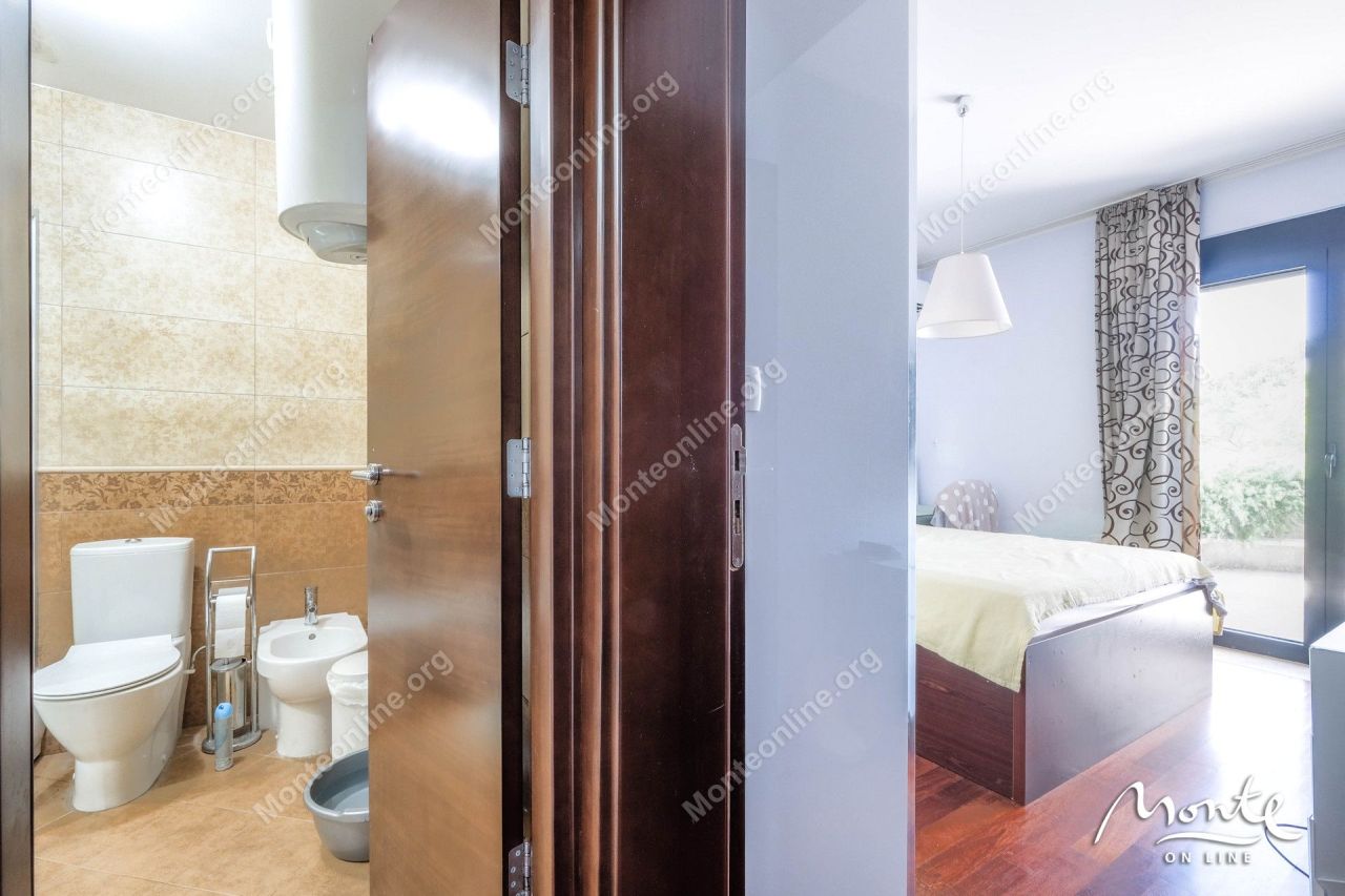 Апартаменты в Доброте, Черногория, 85 м² - фото 19