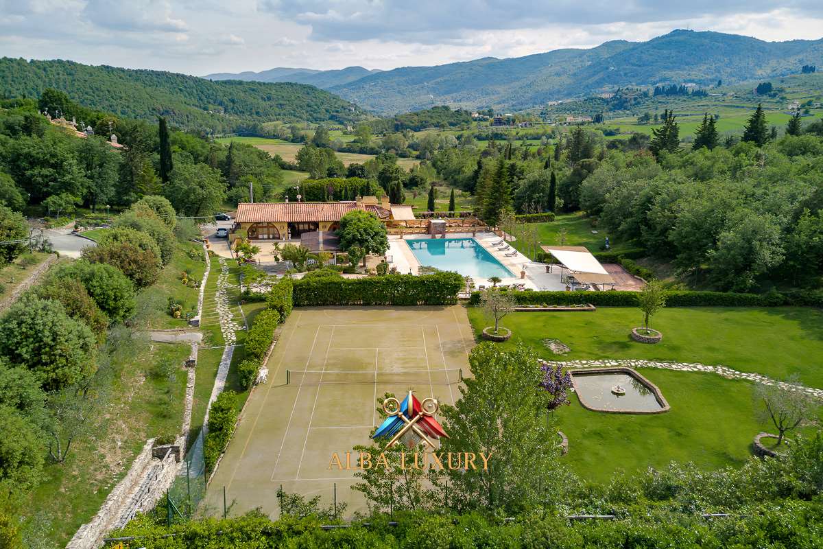 Вилла Via di Moriano, Италия, 1 164 м² - фото 1
