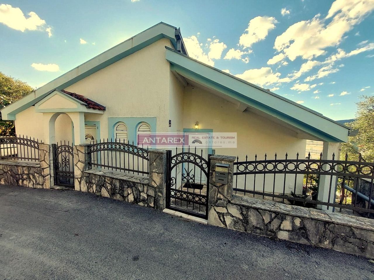 Вилла в Херцег-Нови, Черногория, 154 м² - фото 15