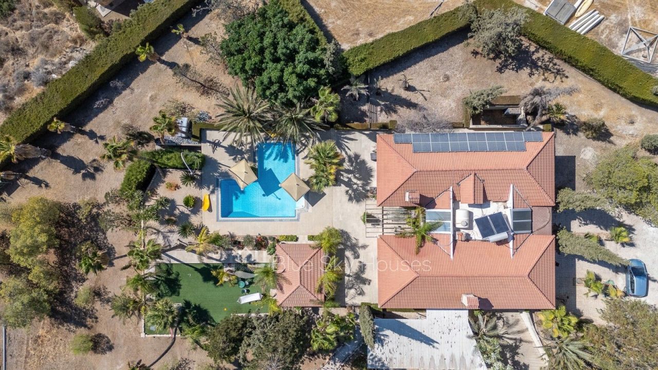 Вилла в Лимасоле, Кипр, 500 м² - фото 1