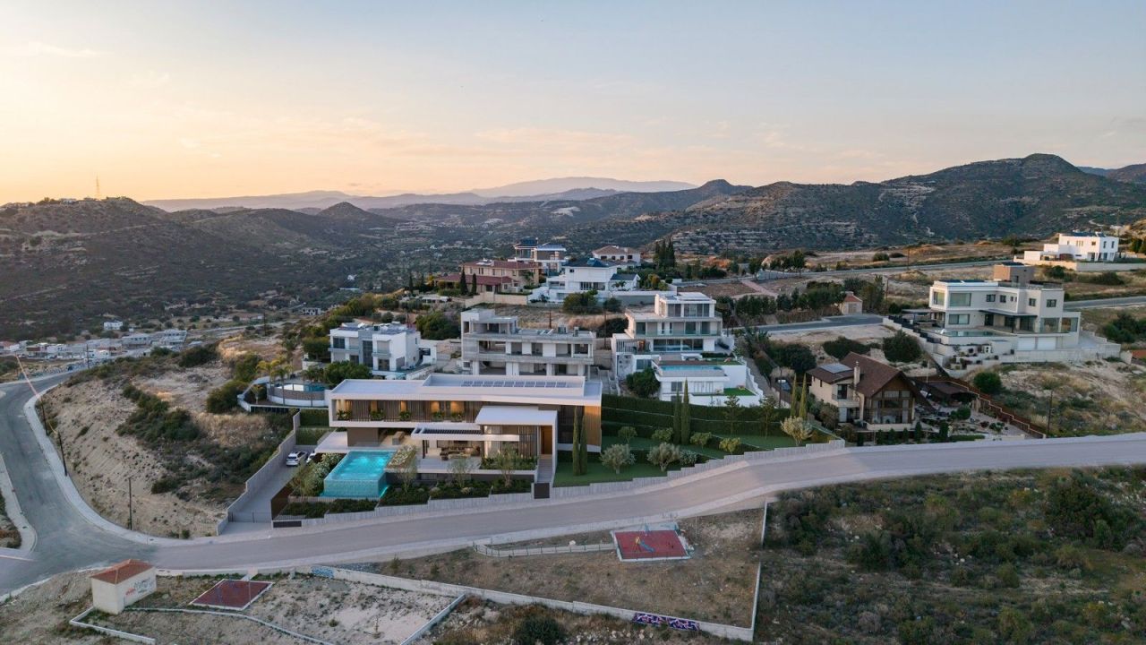 Вилла в Лимасоле, Кипр, 891 м² - фото 2