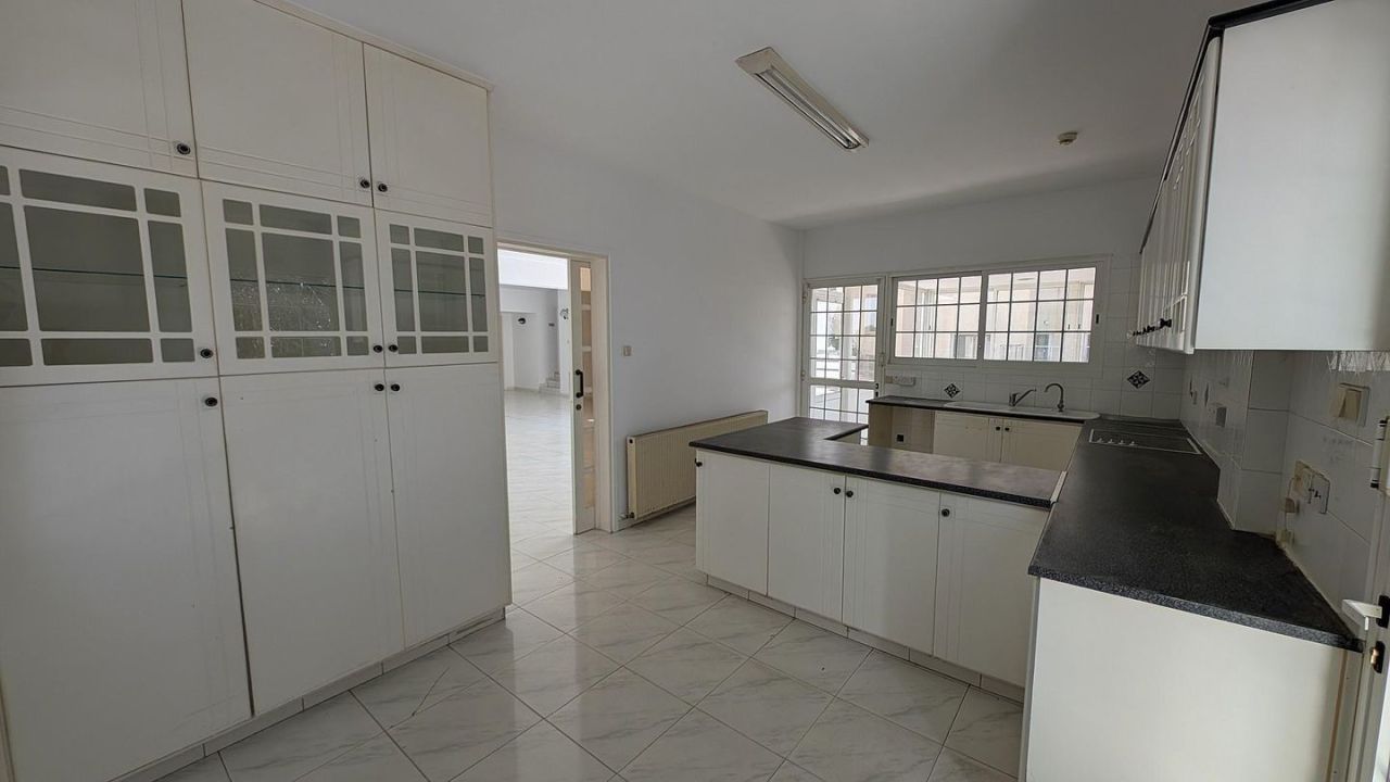 Коммерческая недвижимость в Лимасоле, Кипр, 565 м² - фото 11