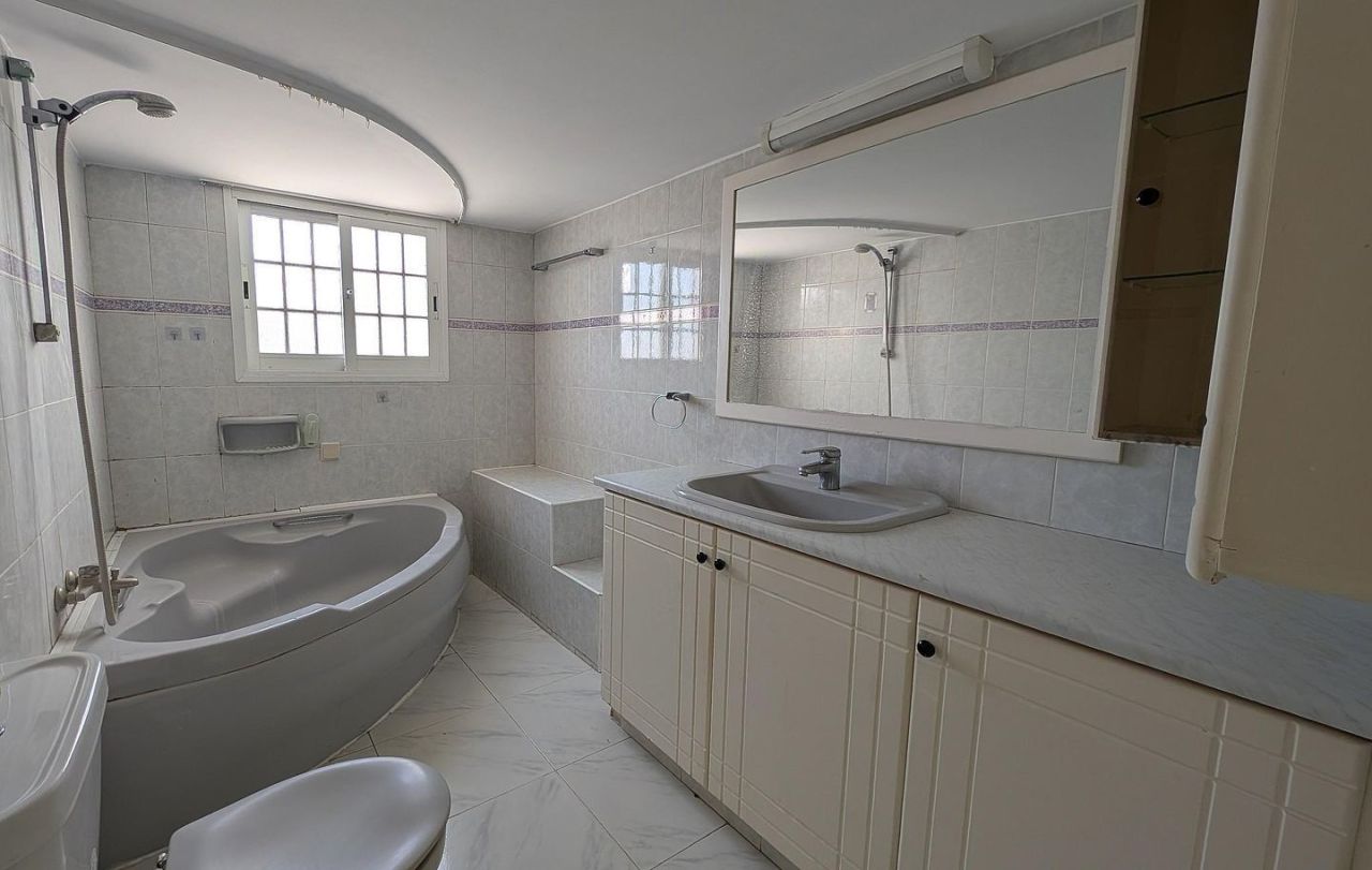 Коммерческая недвижимость в Лимасоле, Кипр, 565 м² - фото 16