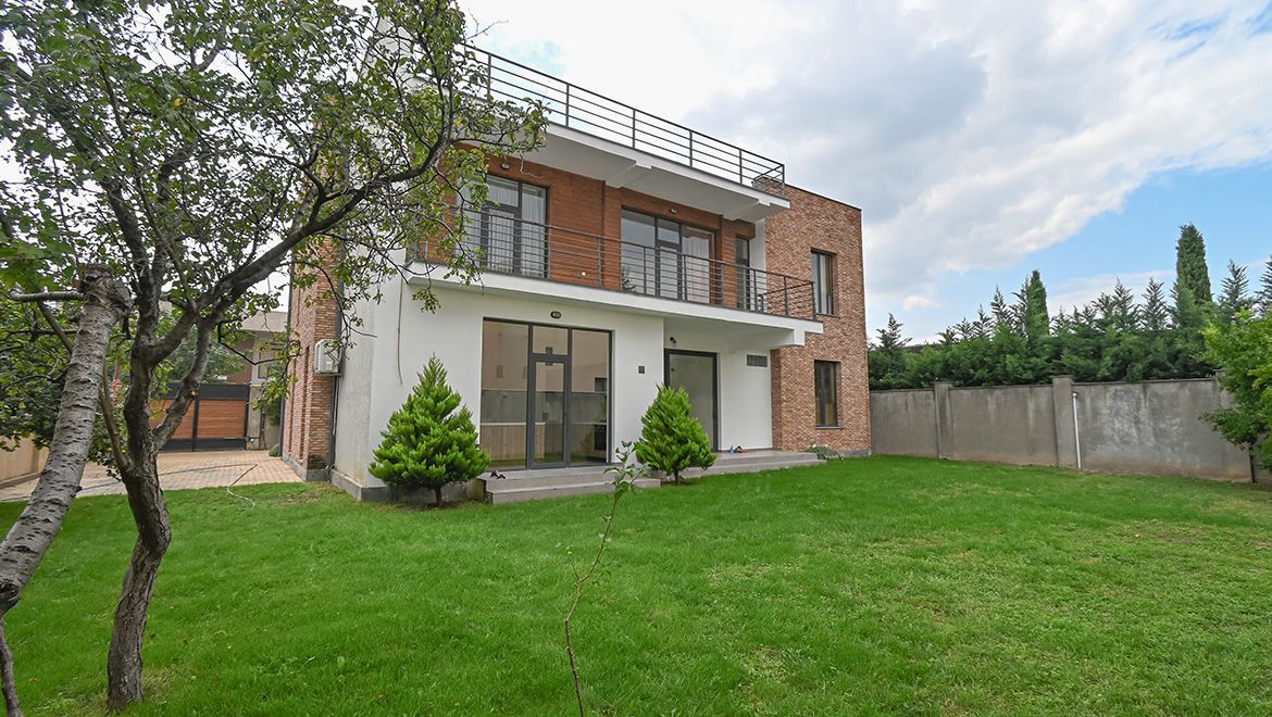 Дом в Тбилиси, Грузия, 380 м² - фото 1