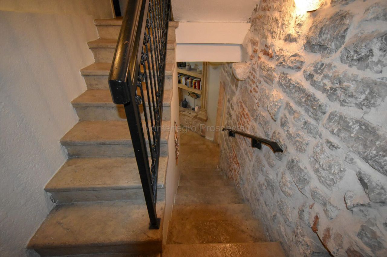 Дом в Которе, Черногория, 196 м² - фото 9