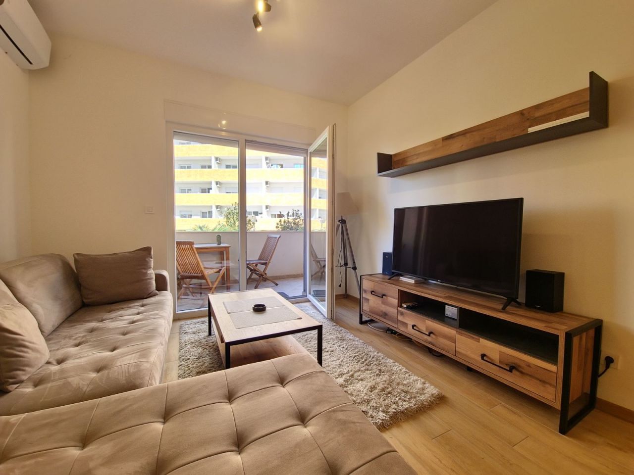 Апартаменты в Будве, Черногория, 64 м² - фото 1