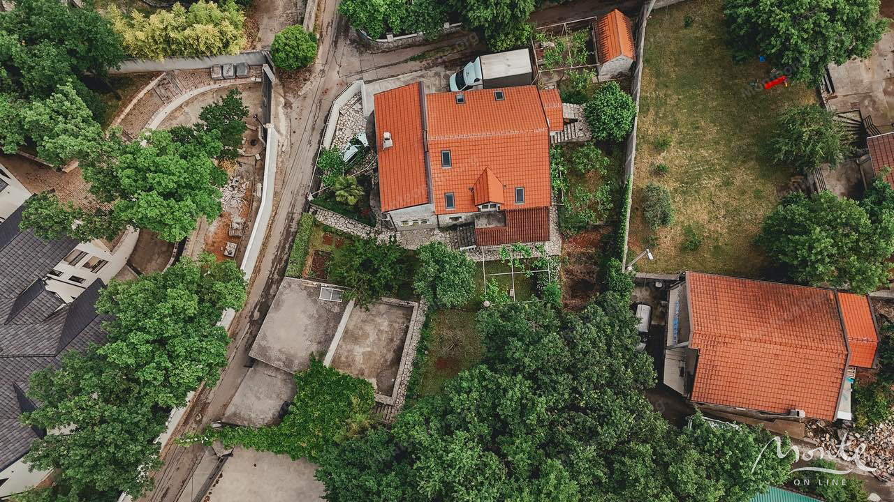 Вилла в Подгорице, Черногория, 350 м² - фото 12