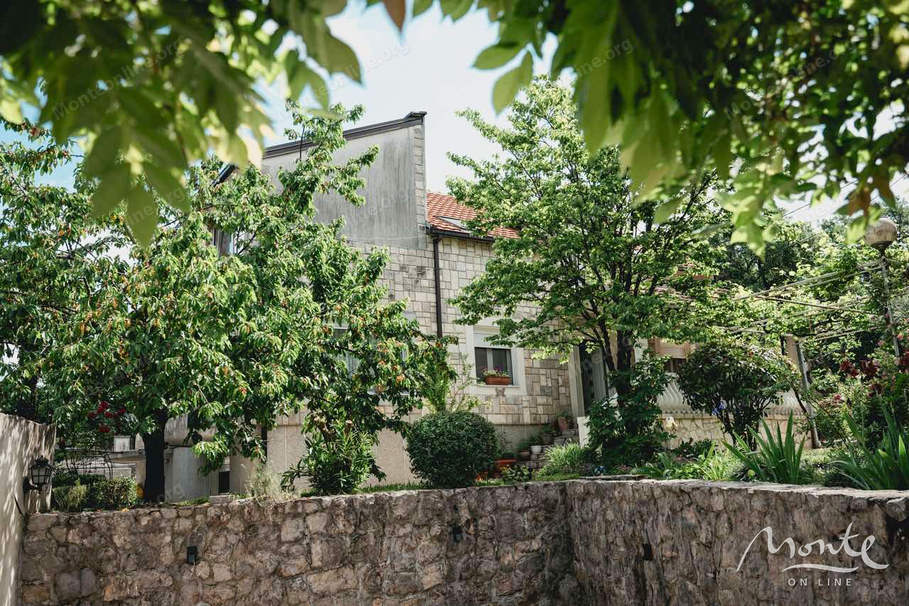 Вилла в Подгорице, Черногория, 350 м² - фото 15