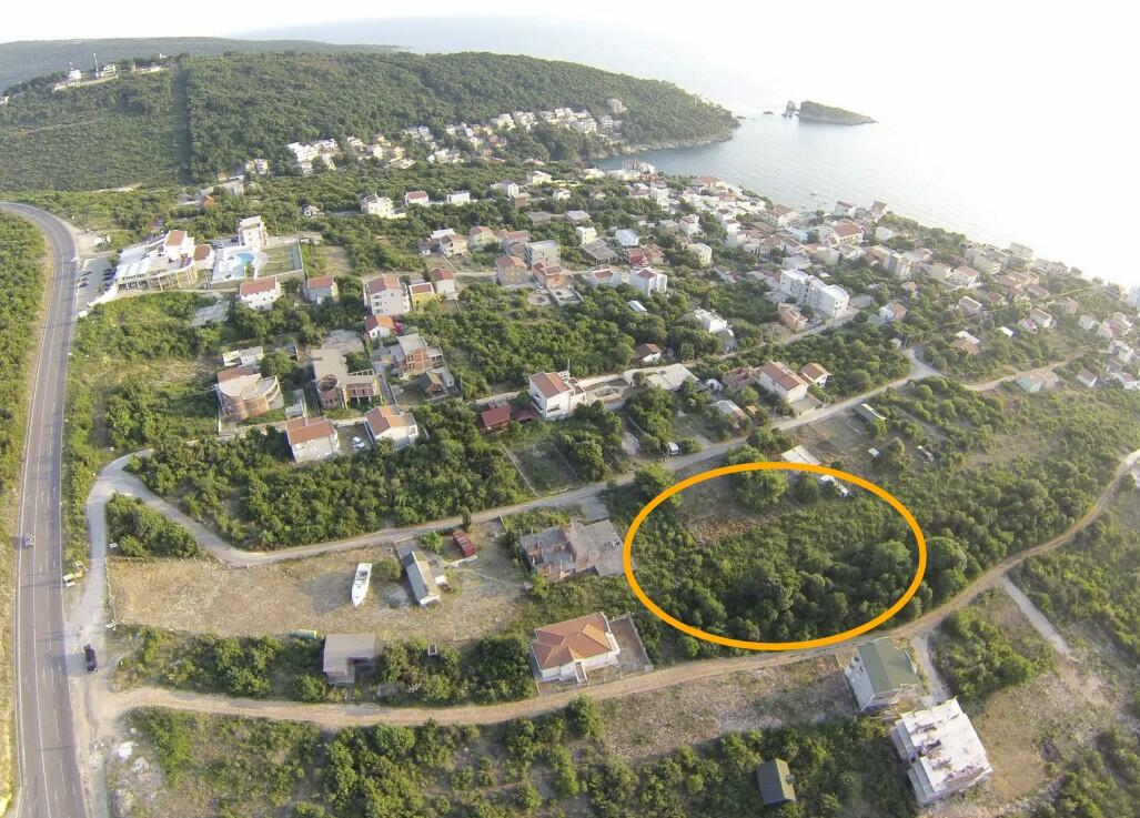 Земля в Утехе, Черногория, 1 000 м² - фото 1