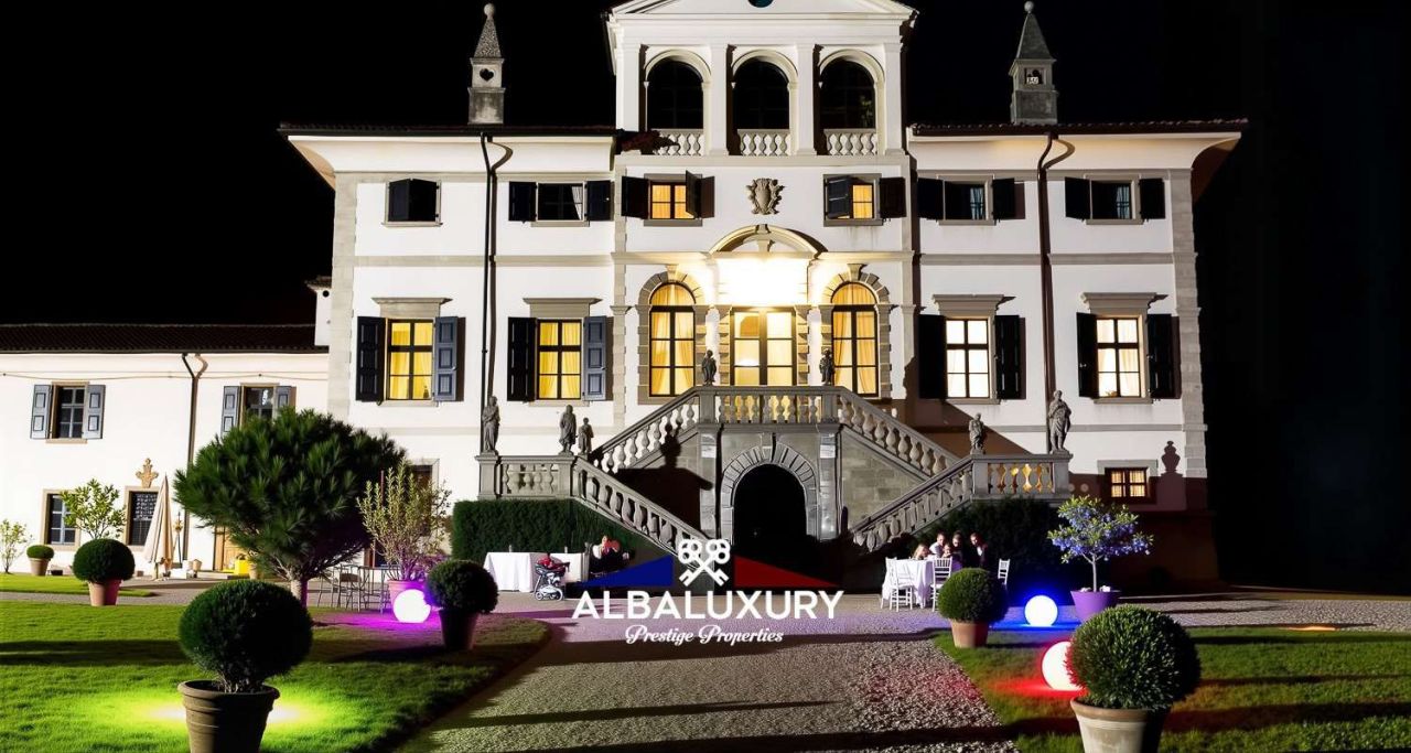 Вилла в Удине, Италия, 500 м² - фото 4