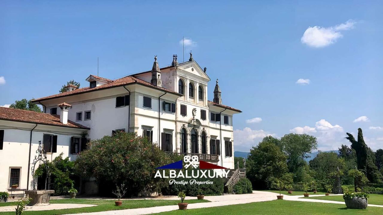 Вилла в Удине, Италия, 500 м² - фото 8