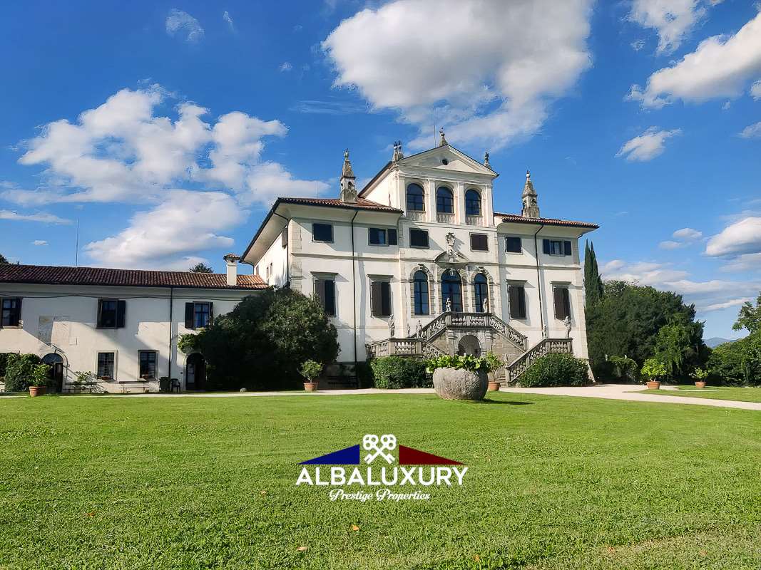 Вилла в Удине, Италия, 500 м² - фото 9