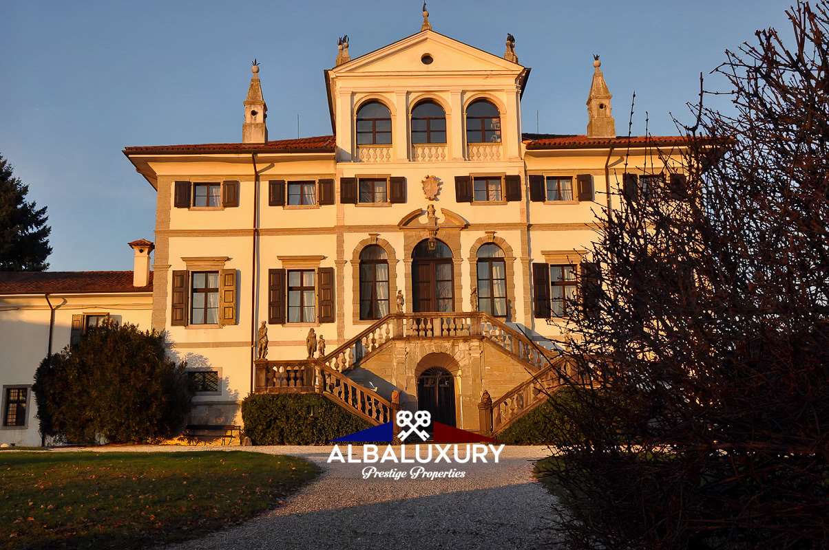 Вилла в Удине, Италия, 500 м² - фото 10