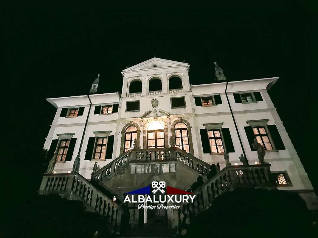 Вилла в Удине, Италия, 500 м² - фото 11