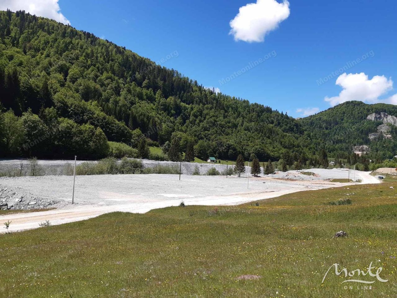 Земля в Колашине, Черногория, 2 109 м² - фото 1