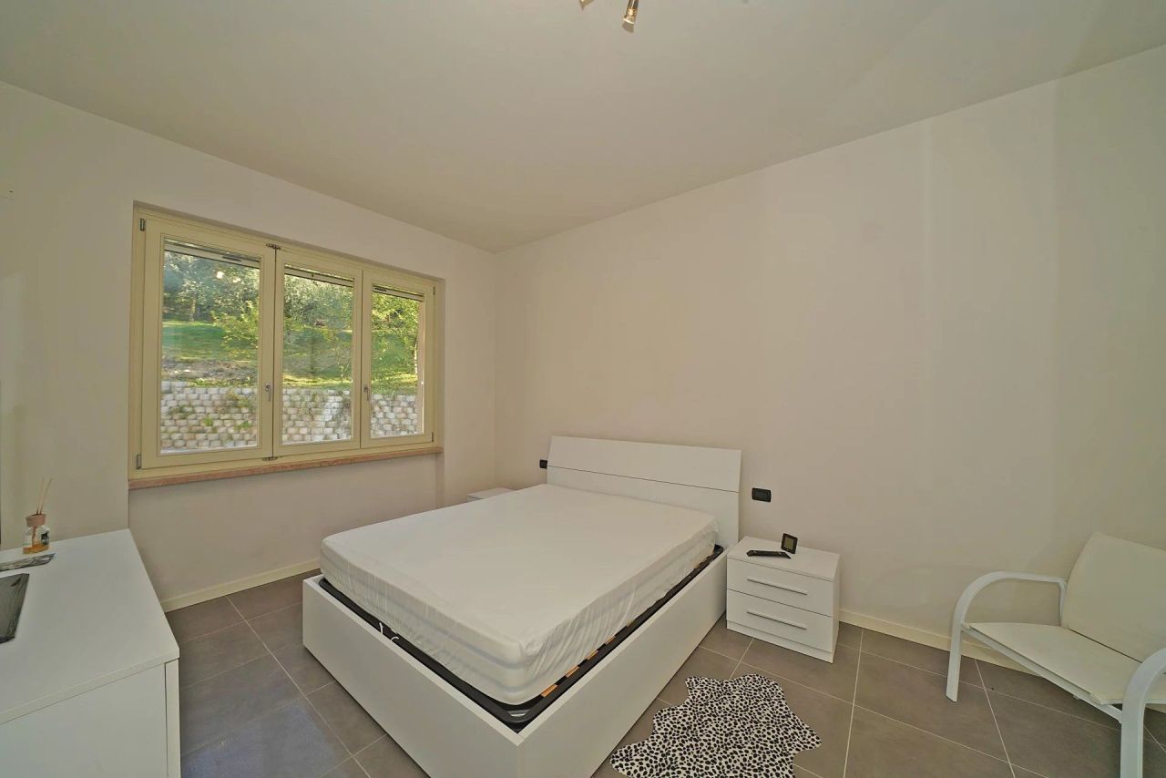 Вилла в Сало, Италия, 330 м² - фото 11