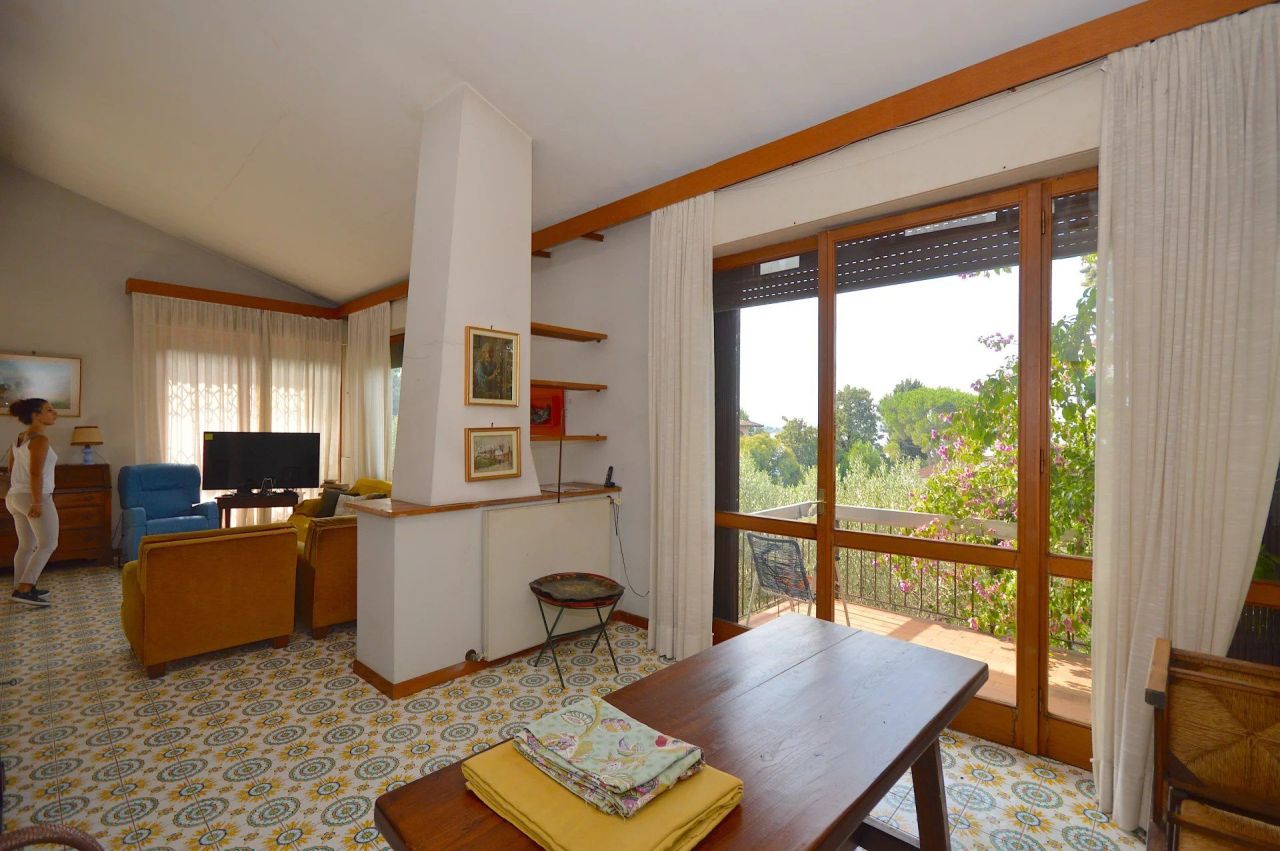 Вилла в Сирмионе, Италия, 402 м² - фото 12