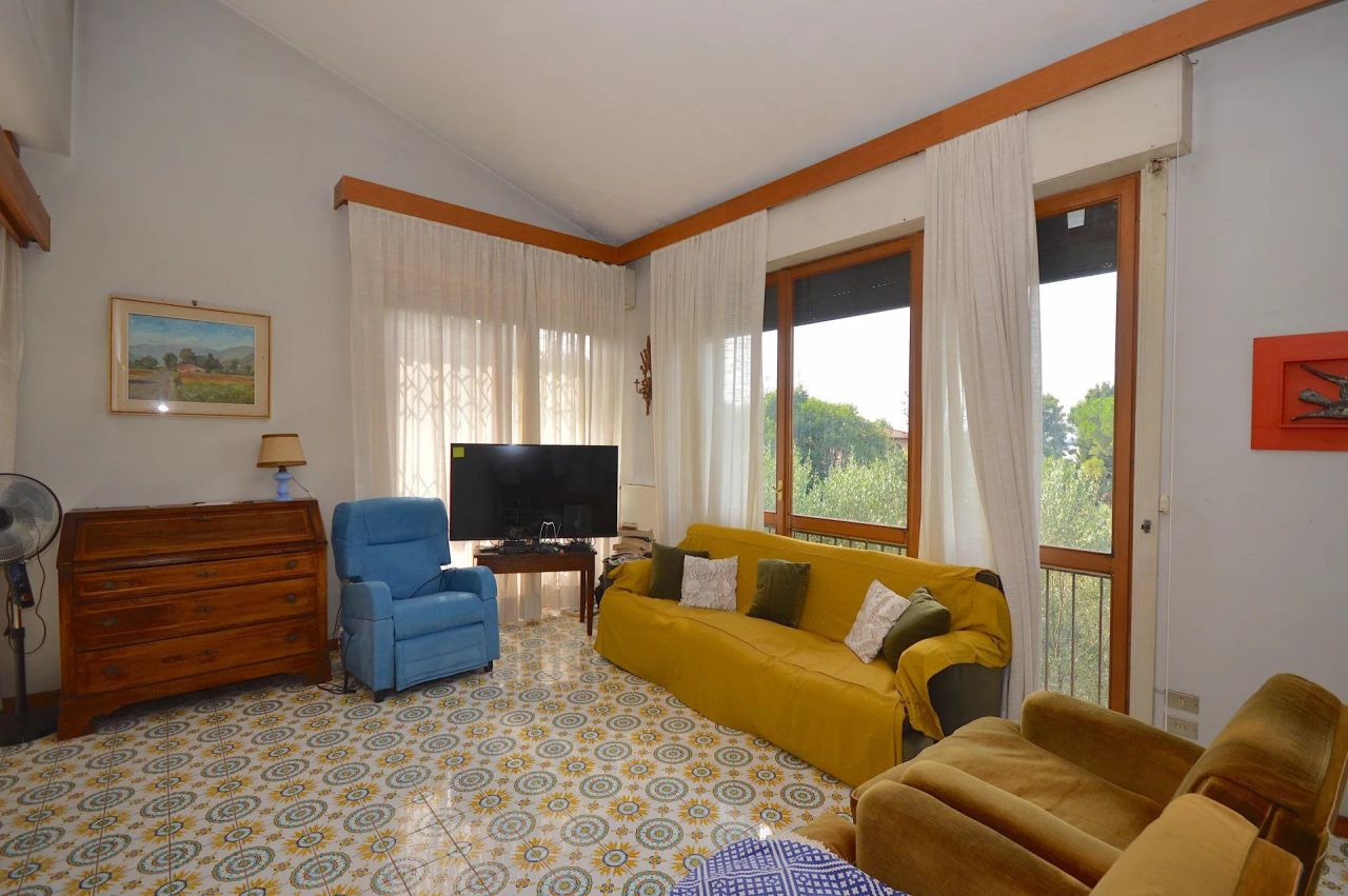 Вилла в Сирмионе, Италия, 402 м² - фото 13