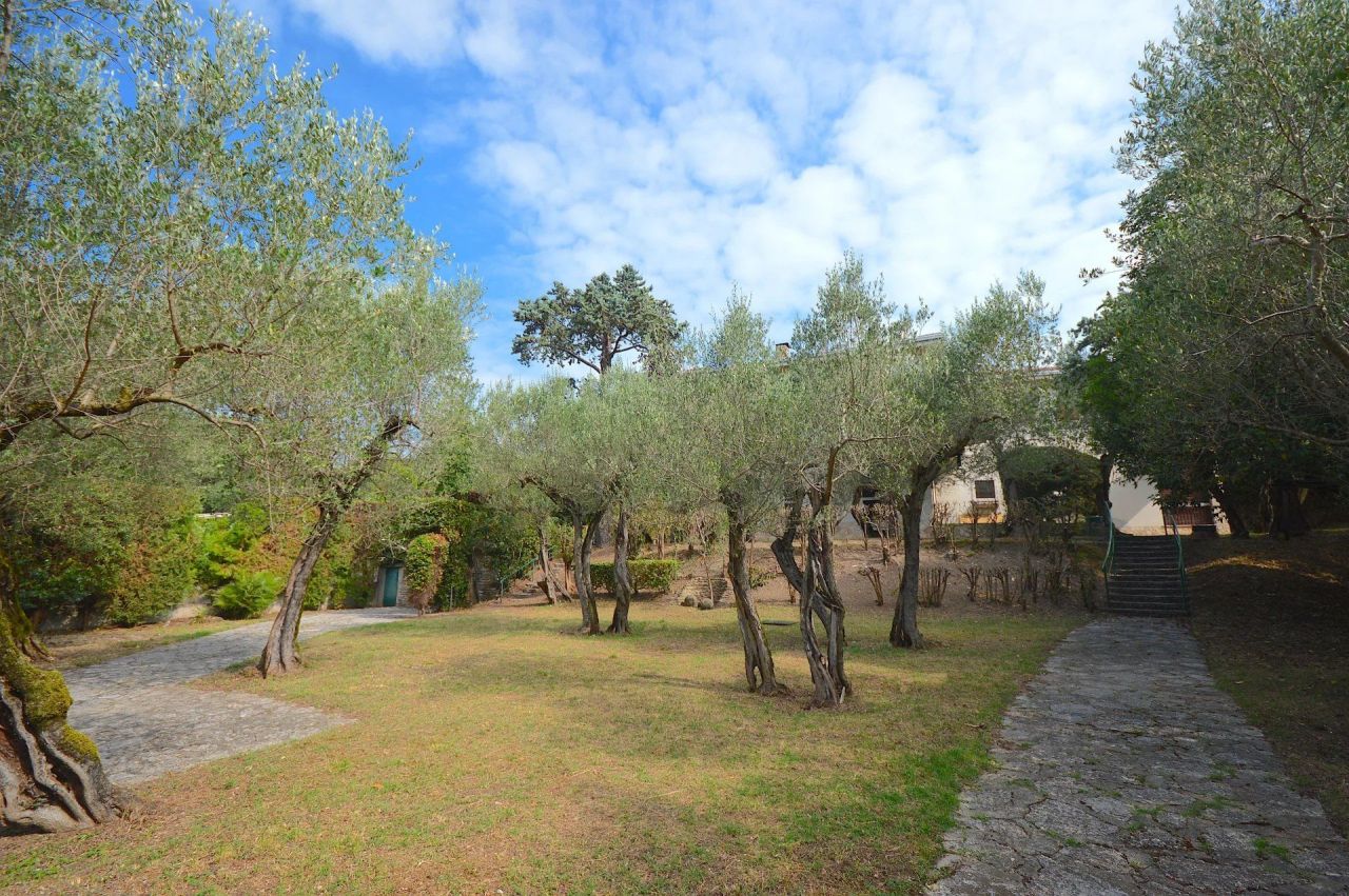 Вилла в Сирмионе, Италия, 402 м² - фото 9