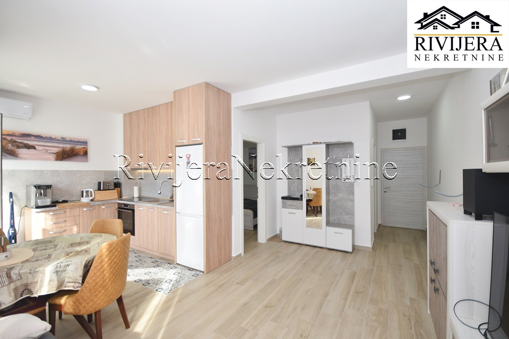 Квартира в Херцег-Нови, Черногория, 43 м² - фото 1