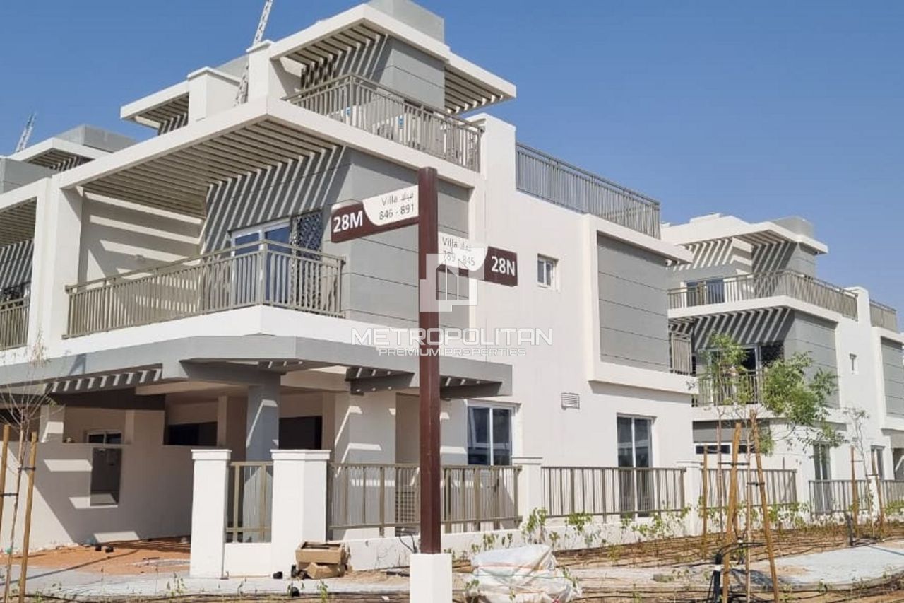 Таунхаус в Дубае, ОАЭ, 112 м² - фото 1