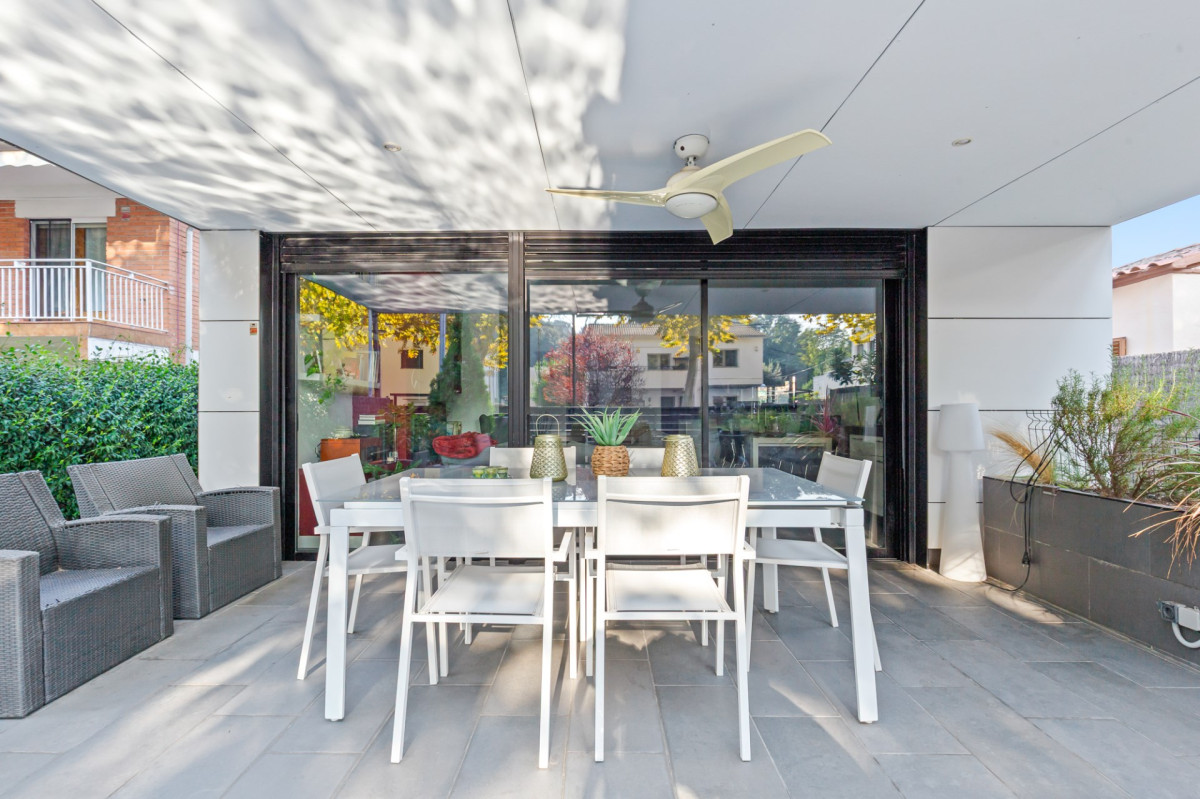 Дом в Барселоне, Испания, 280 м² - фото 2