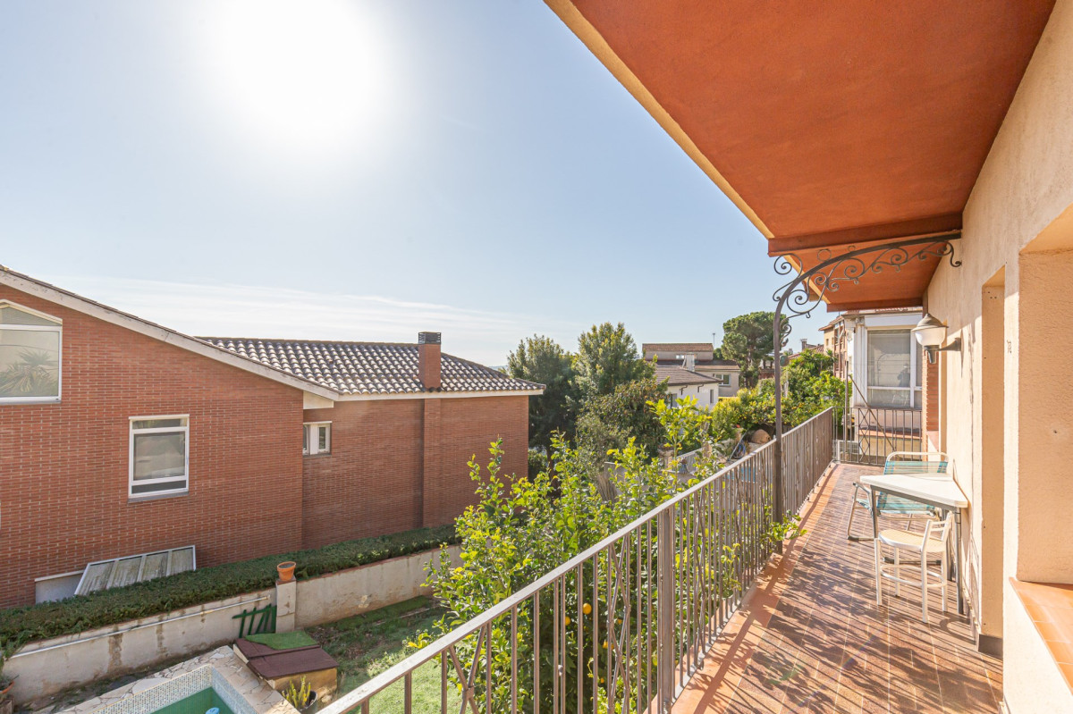 Дом в Барселоне, Испания, 221 м² - фото 3