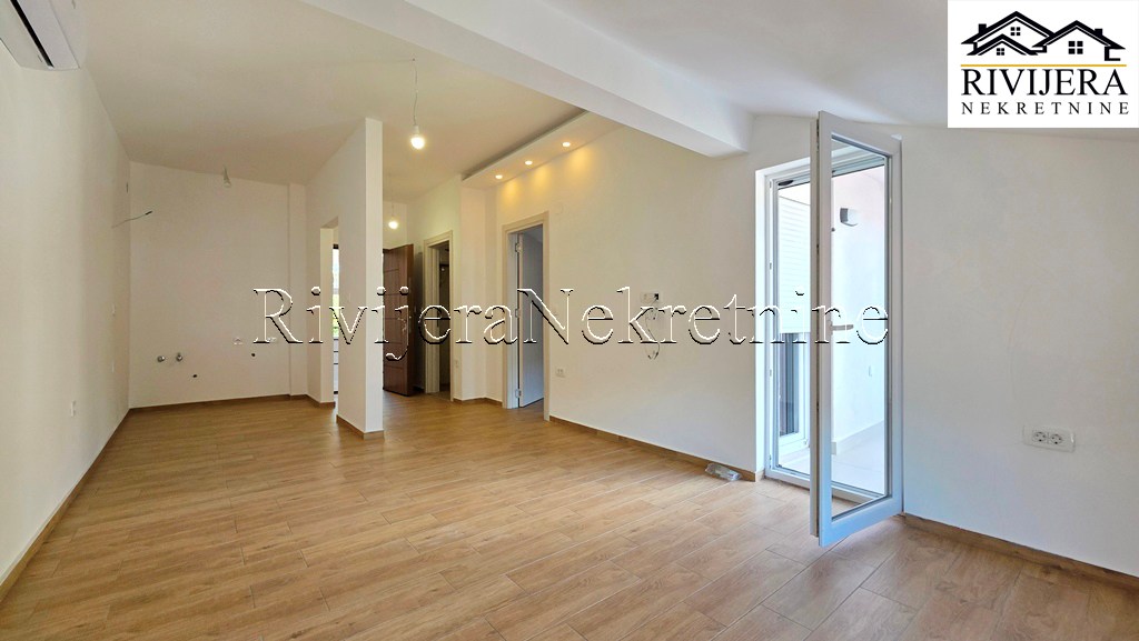 Апартаменты в Херцег-Нови, Черногория, 43 м² - фото 1