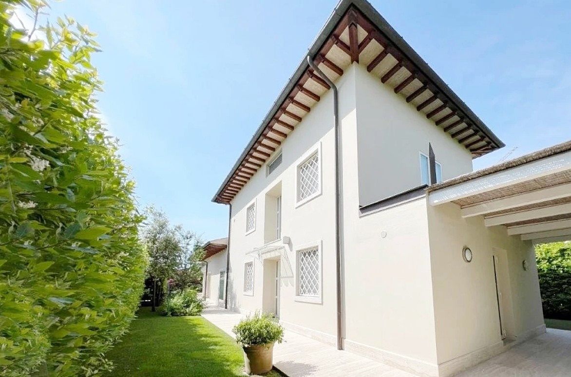 Вилла в Форте деи Марми, Италия, 280 м² - фото 4
