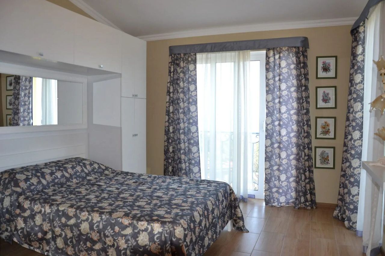 Вилла в Добра Воде, Черногория, 380 м² - фото 4