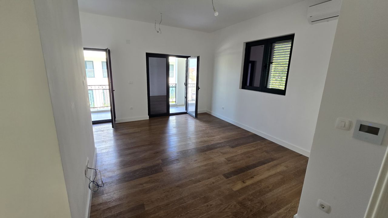 Квартира в Тивате, Черногория, 44 м² - фото 2