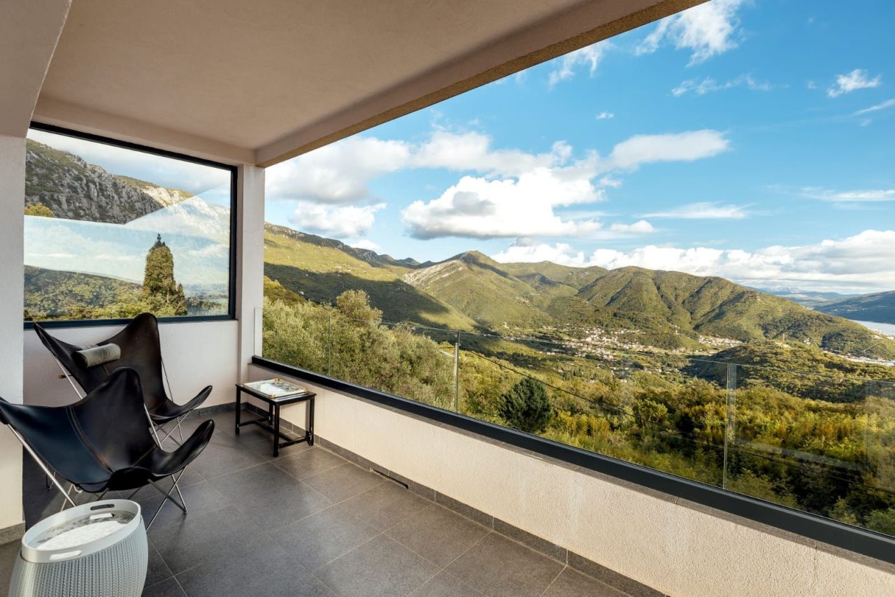 Вилла в Херцег-Нови, Черногория, 150 м² - фото 5