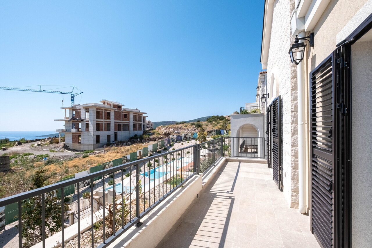 Квартира в Тивате, Черногория, 93 м² - фото 8