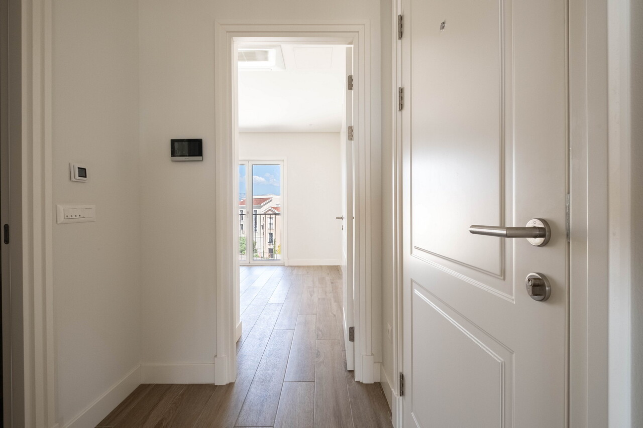 Квартира в Тивате, Черногория, 93 м² - фото 11