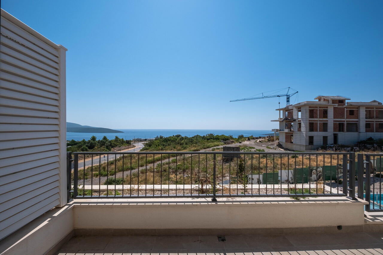 Квартира в Тивате, Черногория, 93 м² - фото 16