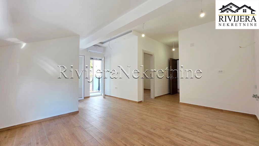 Квартира в Херцег-Нови, Черногория, 38 м² - фото 1