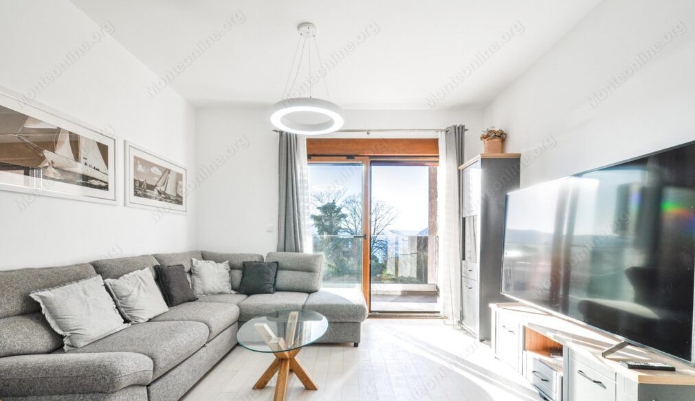 Квартира в Тивате, Черногория, 69 м² - фото 4