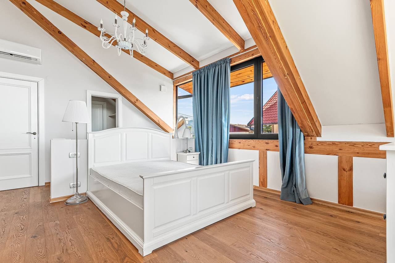 Дом в Тивате, Черногория, 220 м² - фото 9