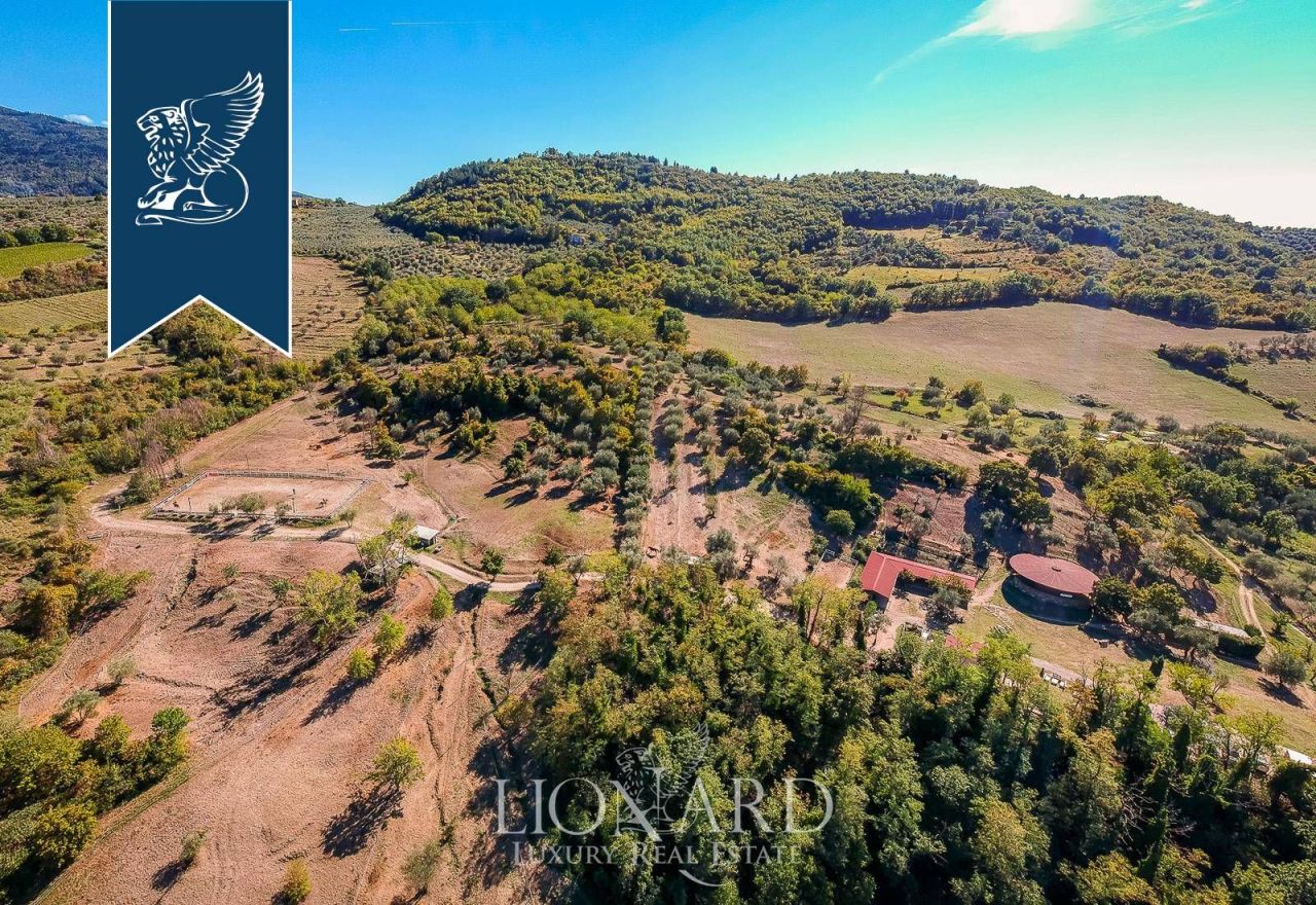 Ферма во Флоренции, Италия, 1 800 м² - фото 11