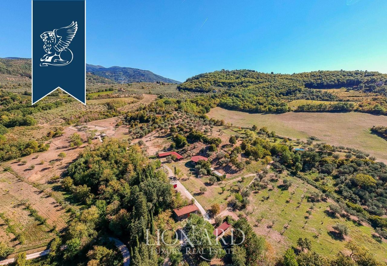 Ферма во Флоренции, Италия, 1 800 м² - фото 12